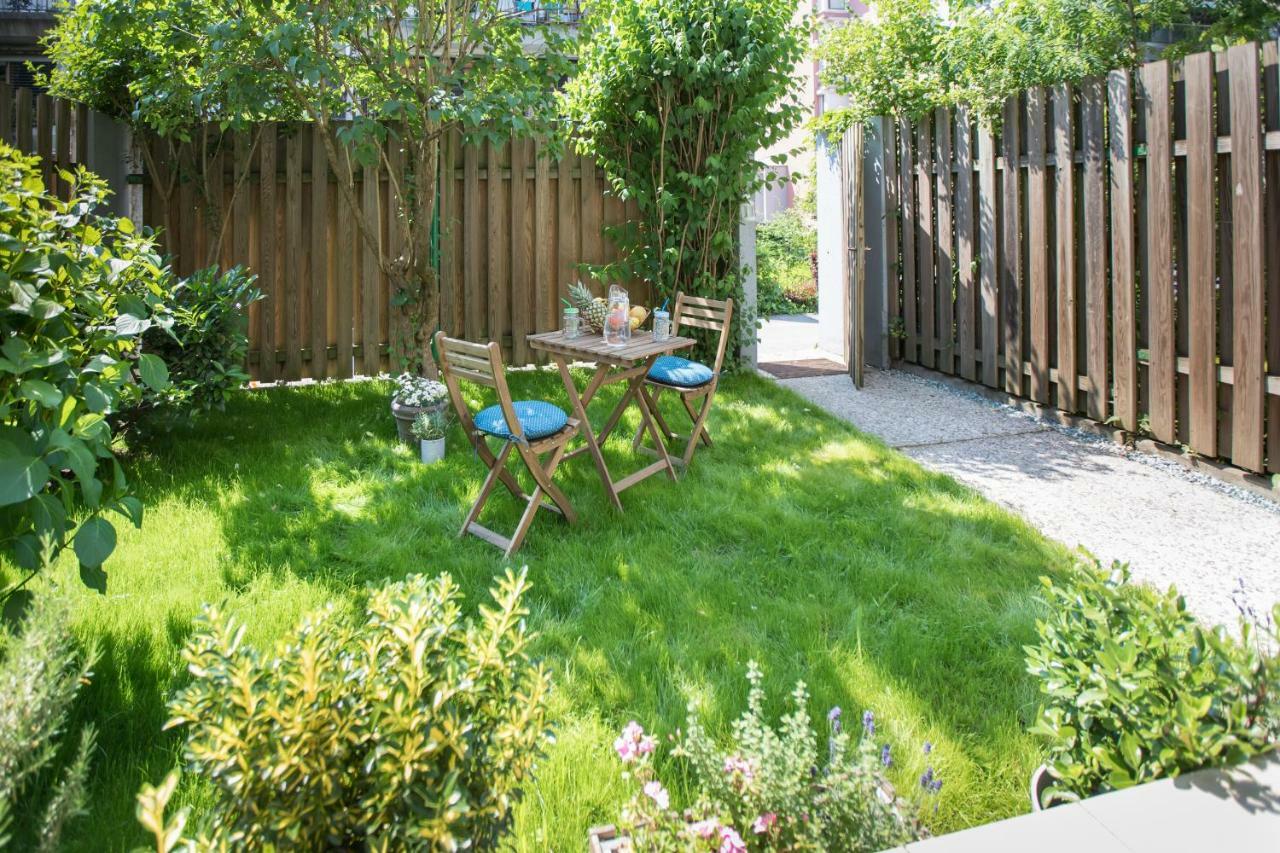 Family With Garden Apartment *